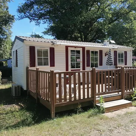 Campsite Du Val De L'eyre Salles (Gironde)