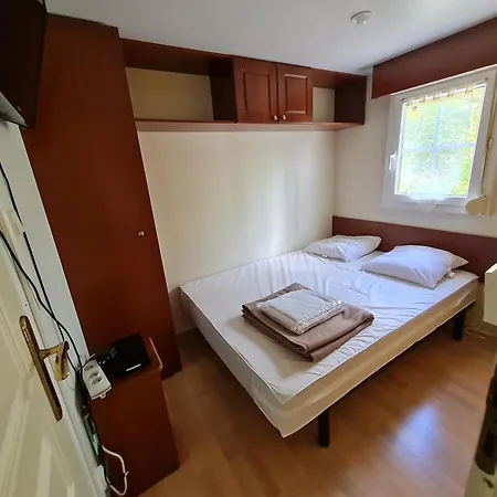 Du Val De L'eyre Campsite Salles (Gironde)