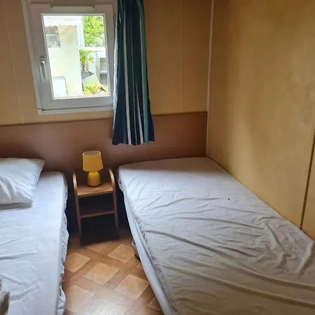 Campsite Du Val De L'eyre Salles (Gironde)