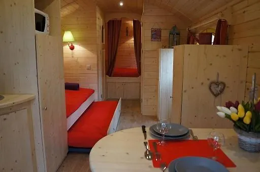 Du Val De L'eyre 营地 *