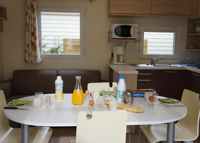 Du Val De L'eyre 营地 萨莱